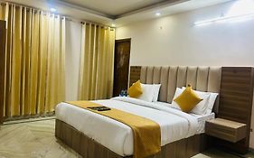 Hotel Vasudha Inn-Near International Airport Delhi